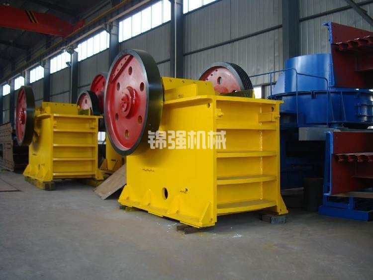 大型石子破碎機(jī)價(jià)格多少錢一臺(tái)？石料破碎機(jī)生產(chǎn)廠家哪家好？