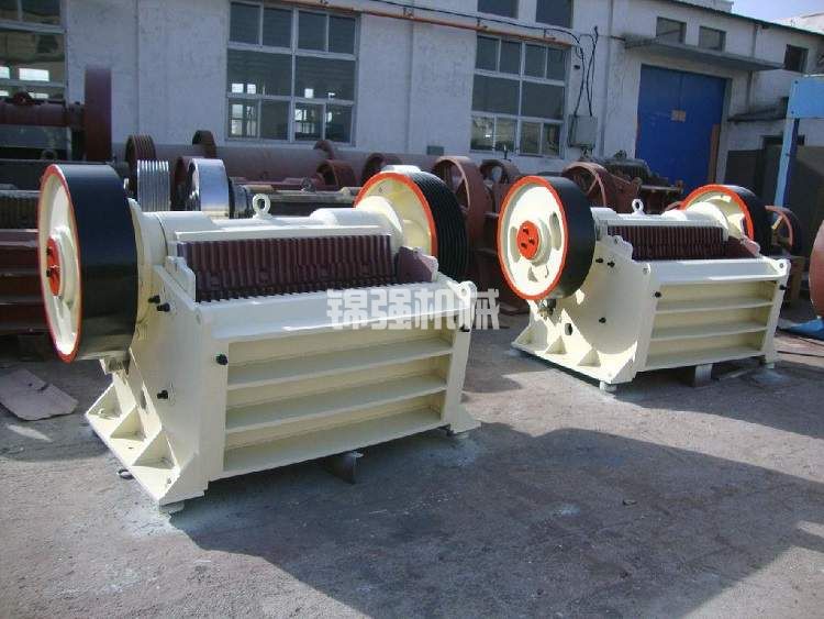 大型破碎機(jī)生產(chǎn)廠家推薦,如何選擇大型破碎機(jī)?(圖7) 大型破碎機(jī)生產(chǎn)廠家推薦,如何選擇大型破碎機(jī)?(圖7)